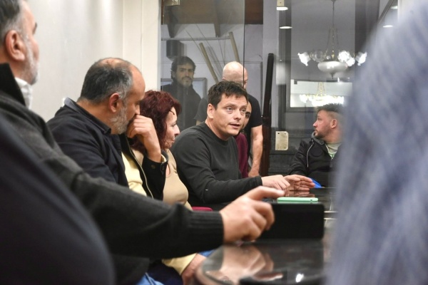 Un trucho: el candidato Pablo Nicoletti usurpa la presidencia de la UCR y en un mes se la quitarán con la Carta Orgánica