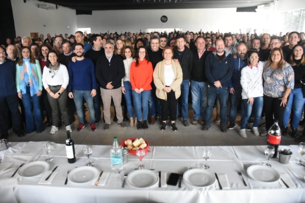 Se realiz&oacute; un nuevo encuentro radical en La Plata: "La pol&iacute;tica es nuestra herramienta de transformaci&oacute;n"