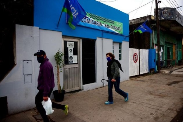 Un menor de 15 años con múltiples antecedentes quedó detenido por robar con un arma blanca