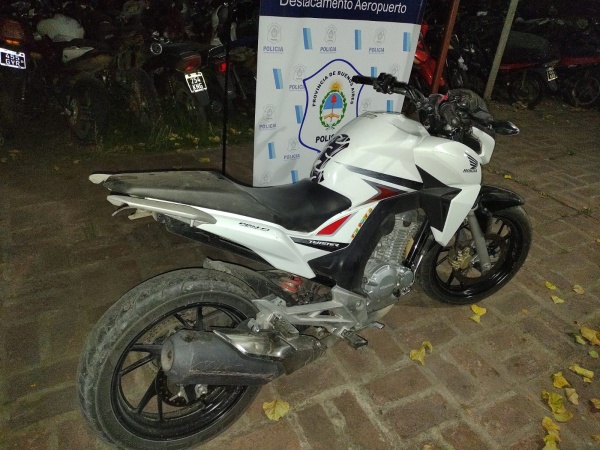 Tras una persecución, atraparon a un menor de edad con una moto robada en La Plata