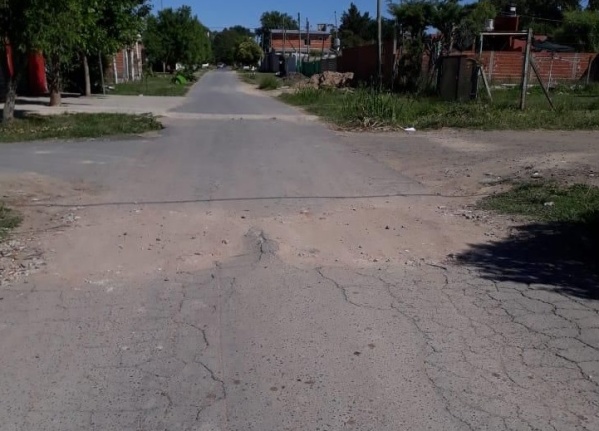 Vecinos denuncian el mal estado de las calles de Barrio Aeropuerto