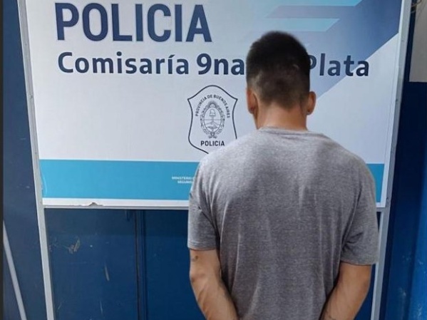 Detuvieron al hombre que robó en un local de comida en 55 y 7