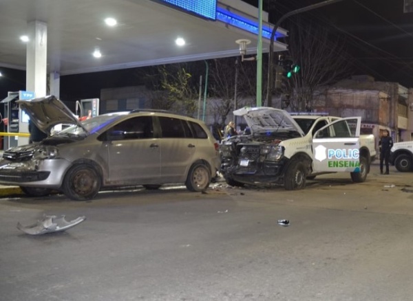 Múltiple choque en Ensenada: Un patrullero fue embestido y dejó como saldo tres personas heridas