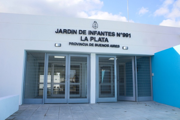 Robaron y destrozaron un jardín platense: "Es una vergüenza total"