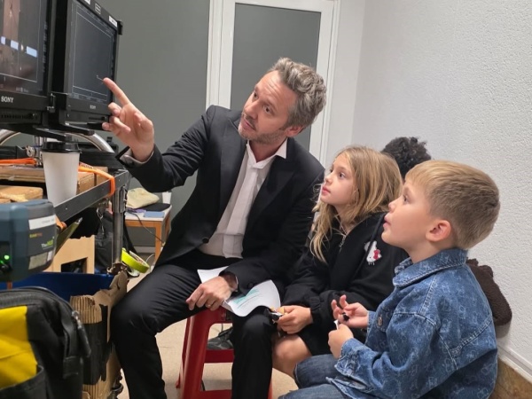 "Momentos bonitos de un rodaje angelado": Benjamín Vicuña y su estadía en Montevideo con su familia