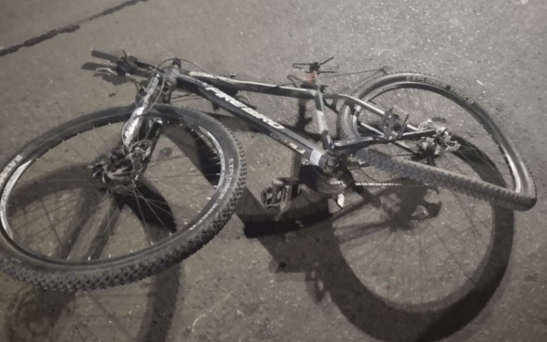 Identificaron al ciclista de 59 años que murió embestido por un auto en La Plata