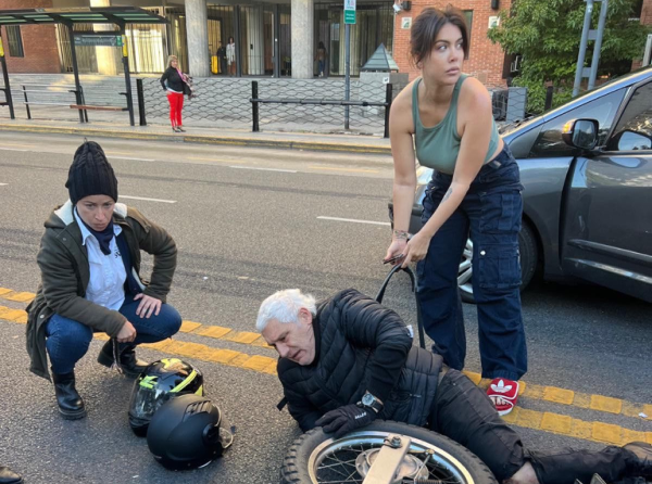 Wanda Nara se bajó de su auto para ayudar a un motociclista que se accidentó