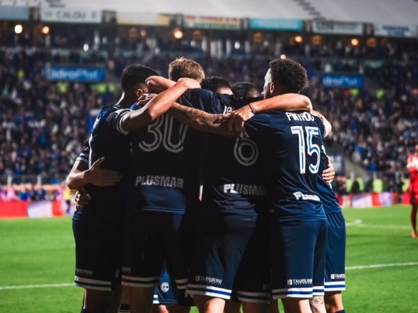 Gimnasia y un gesto para aplaudir y concientizar