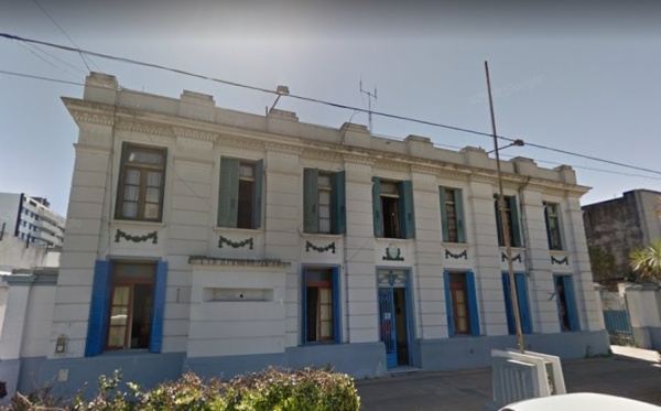 Violento asalto a una pareja de jubilados en La Plata y escaparon con su auto