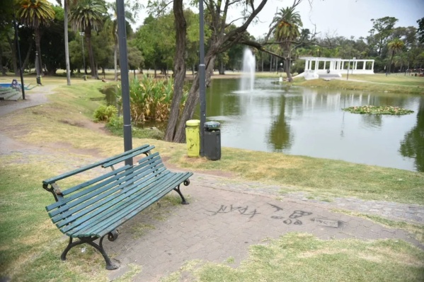 El Municipio pondrá en marcha la restauración del Parque Saavedra "para revertir su estado de abandono"