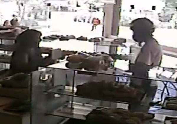 Entró a robar a una panadería de City Bell y a la salida también asaltó a una jubilada