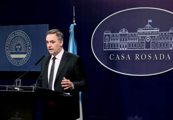Adorni confirmó que Télam y otros medios públicos quedarán a su cargo
