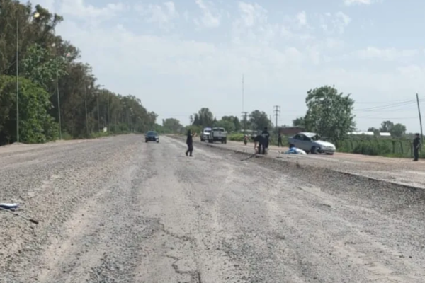 Accidente fatal en Ensenada: un automovilista perdió el control, volcó y murió en el Camino Rivadavia