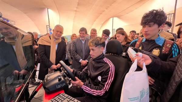 Lanzaron en La Plata el programa para acercar a los jóvenes a su primera licencia de conducir: simuladores, trivias y más