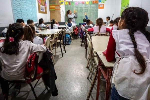 Nuevo procedimiento de cobertura de licencias docentes: los alumnos de La Plata no tendrán más “horas libres”