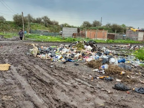 Denuncian basural a cielo abierto en la zona de calle 90 entre 23 y 27