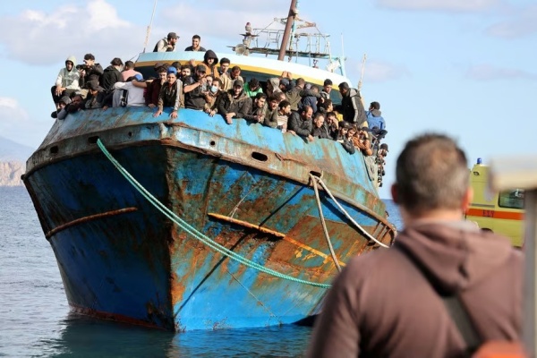 Al menos 78 personas murieron tras el hundimiento de un barco en Grecia