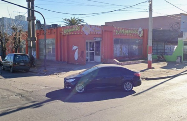 Insólito: Ladrones ingresaron a robar a un supermercado de La Plata por el conducto de ventilación