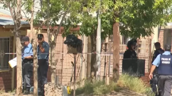 Un joven se escapaba de la policía y murió al clavarse una reja en la cabeza