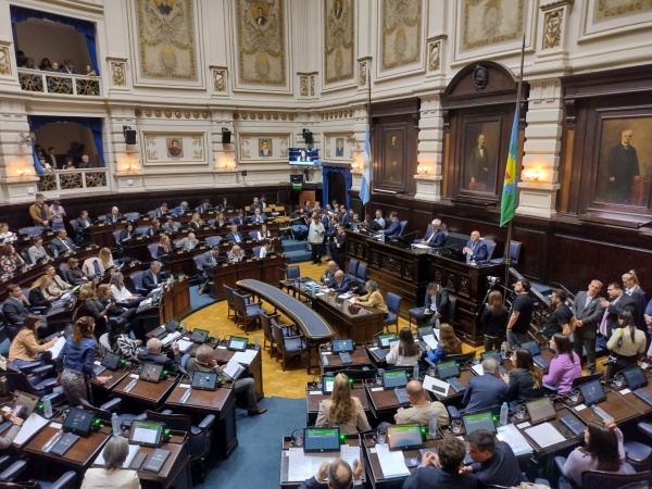 Kicillof consiguió la aprobación del "RIGI bonaerense" en Diputados en medio de las dudas por la planta de GNL