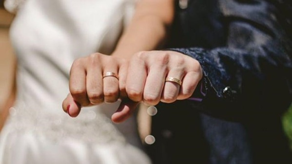 Acusó a su marido de "ocultar" que es gay y pidió que anulen el matrimonio en Rosario