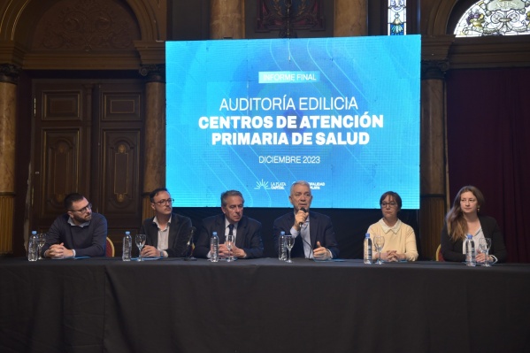 Alak creará un Consejo Municipal de Salud para "reconstruir el sistema" tras el alarmante diagnóstico en los CAPS