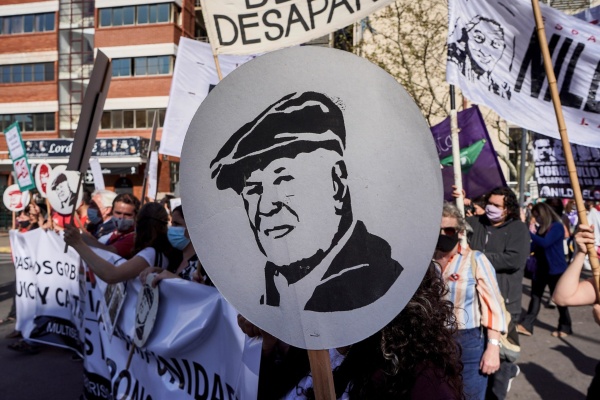 Organizaciones sociales y políticas marcharon en Plaza Moreno a 17 años de la desaparición de Julio López
