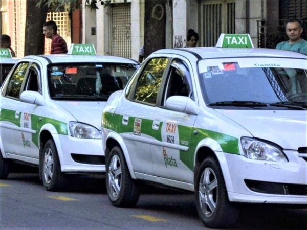 APT formalizó el pedido de aumento del 28% en las tarifas de taxis en La Plata