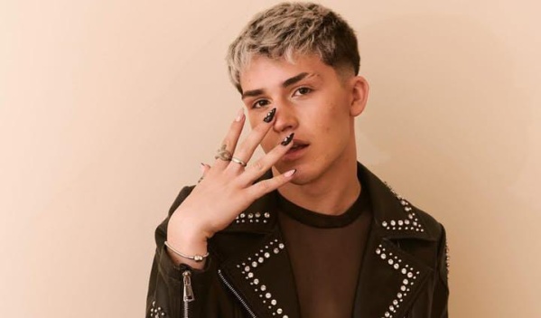 Juan Otero, el hijo de Flor Peña, sorprendió con su nuevo cambio de look