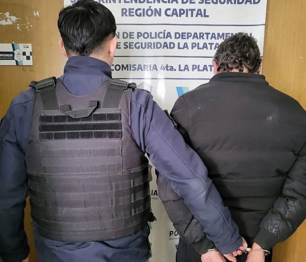 Robaron a mano armada a plena luz del d&iacute;a una panader&iacute;a en La Plata