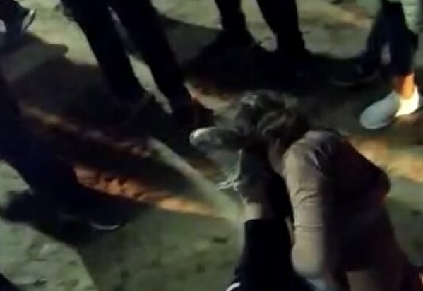 El video de la batalla campal en una fiesta clandestina en Berisso