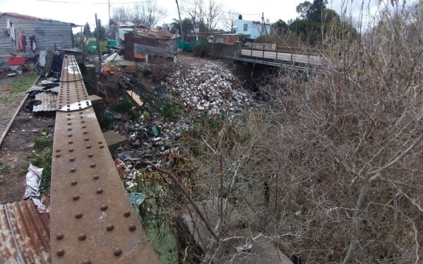 En Hernández están preocupados por un "basural a cielo abierto"