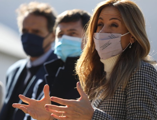 Tolosa Paz anunció su renuncia al cargo, llamó a hacer una elección histórica y agradeció al Presidente por la confianza