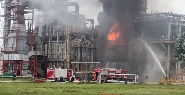 Alarma en Ensenada por un incendio en la destilería de YPF