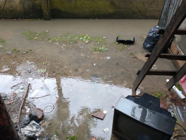 Tiene cuatro hijos y se inunda la casa cada vez que llueve