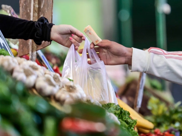 Los precios de los alimentos subieron casi un 7% en los primeros quince días de marzo