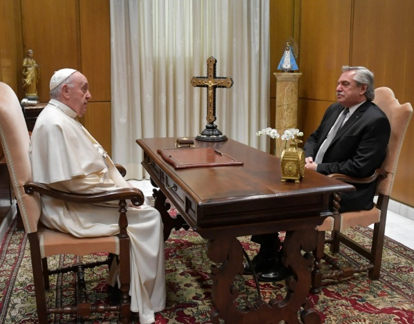 Alberto Fernández viajará a Italia y será recibido por el papa Francisco en el Vaticano