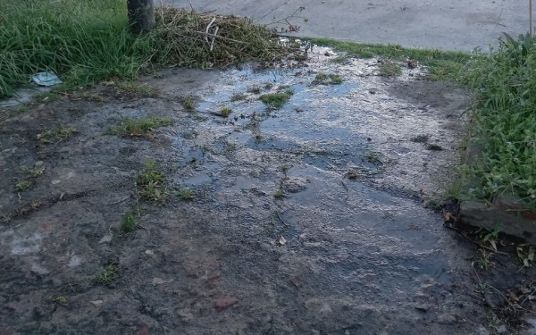 Una importante pérdida de agua preocupa a una familia de 69 y 20
