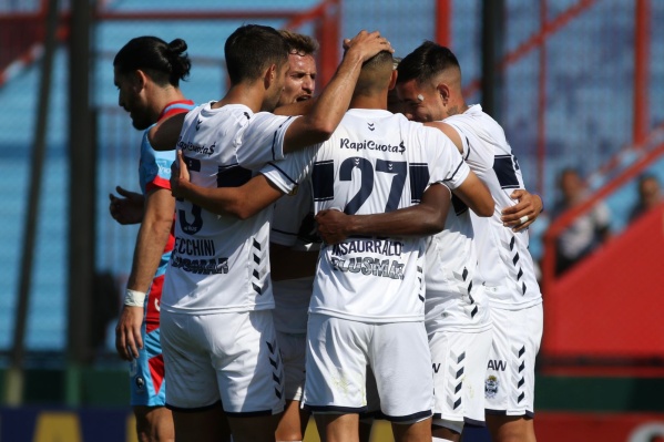 Gimnasia con gol de Carbonero derrotó como visitante 1 a 0 a Arsenal