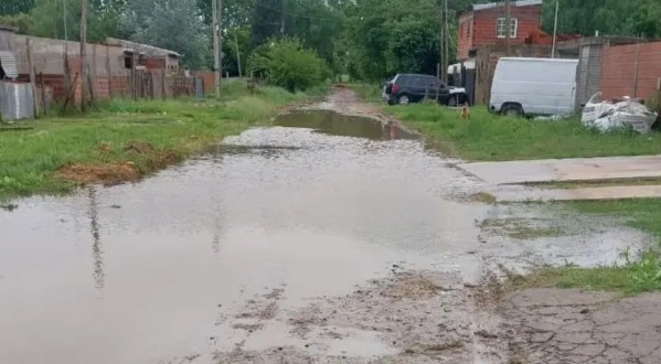 Vecinos de El Molino reclaman obras y denuncian el abandono del barrio en calle 161 y 32