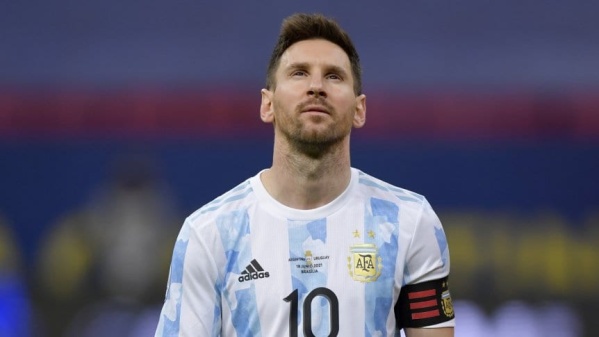 Copa América: Argentina, ya clasificada a cuartos de final, buscará esta noche quedarse con el grupo