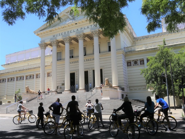 Bicicleteadas y caminatas para conocer la historia de La Plata: &iquest;Cu&aacute;ndo y d&oacute;nde ser&aacute;n?