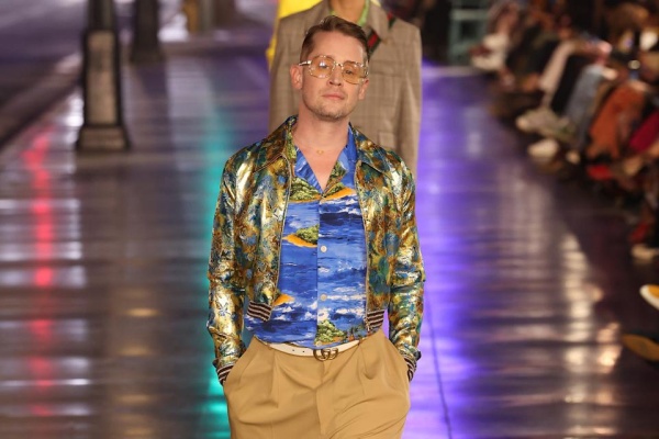 Macaulay Culkin debutó como modelo de alta costura