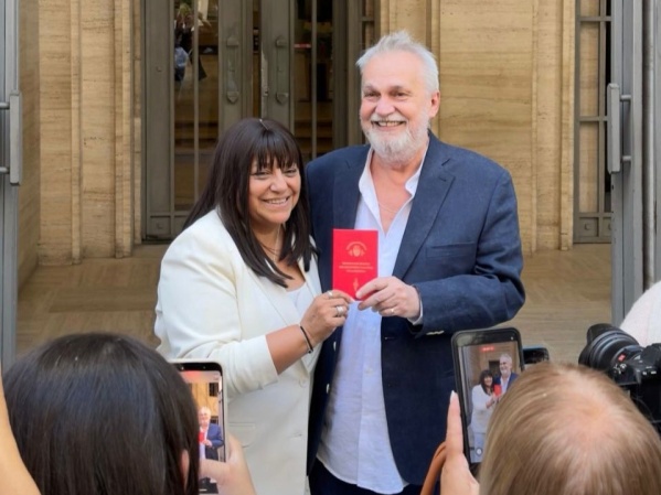 David Lebón se casó a los 73 años con su pareja y manager, Patricia Oviedo