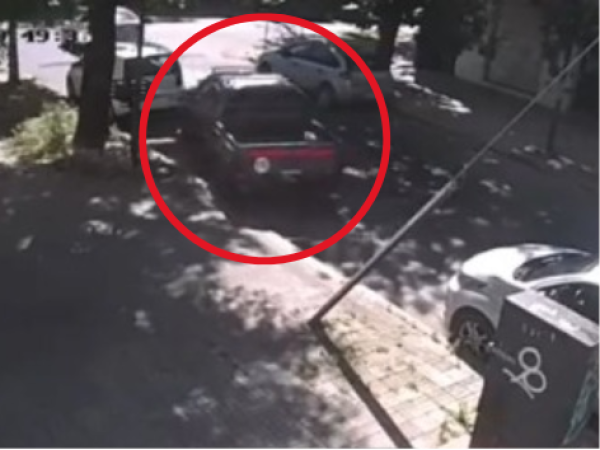 Sin ningún problema se robaron una camioneta en La Plata a plena luz del día