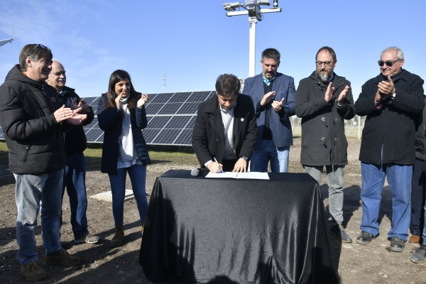 Contin&uacute;a el programa "Escuelas a la Obra": "Algunos dirigentes paralizan las obras y otros las reactivamos"