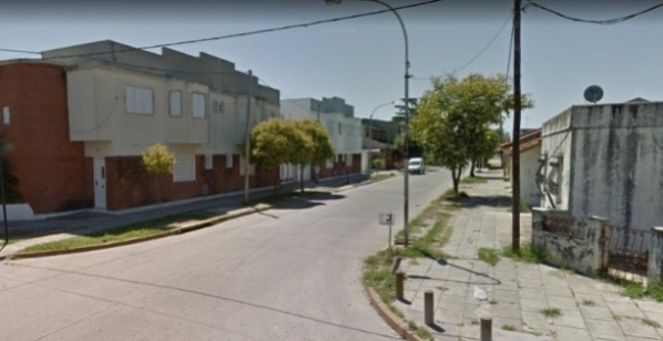 Ataron de pies y manos a una empleada para robarle en Berisso