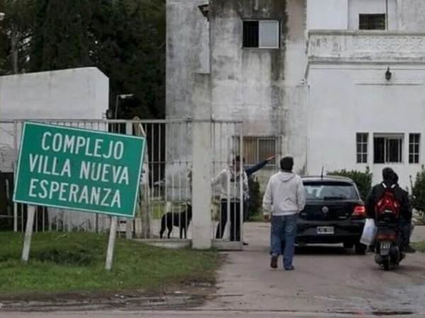 Buscan intensamente a un adolescente que se fugó por segunda vez de un instituto en La Plata: está acusado de homicidio