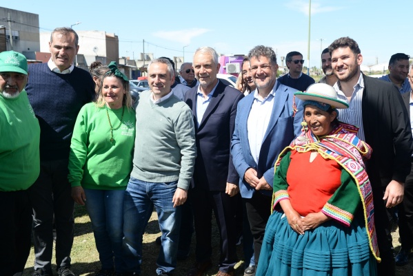 Desembarcó "Nos vemos en el barrio" en Ringuelet con mejoras, stands de salud, asesoramiento y cortes de pelo gratis