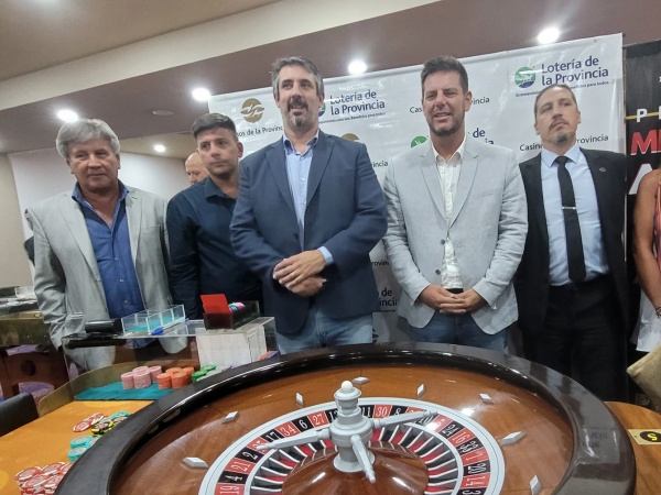Gonzalo Atanasof recorrió el Casino de Pinamar y mantuvo un encuentro con sus trabajadores